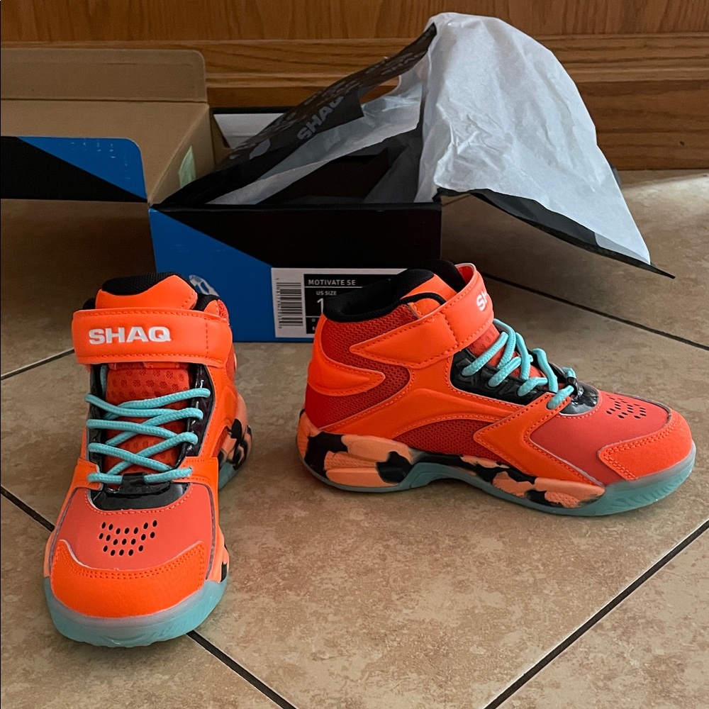 Shaq Kids size 12 Motivate SE
